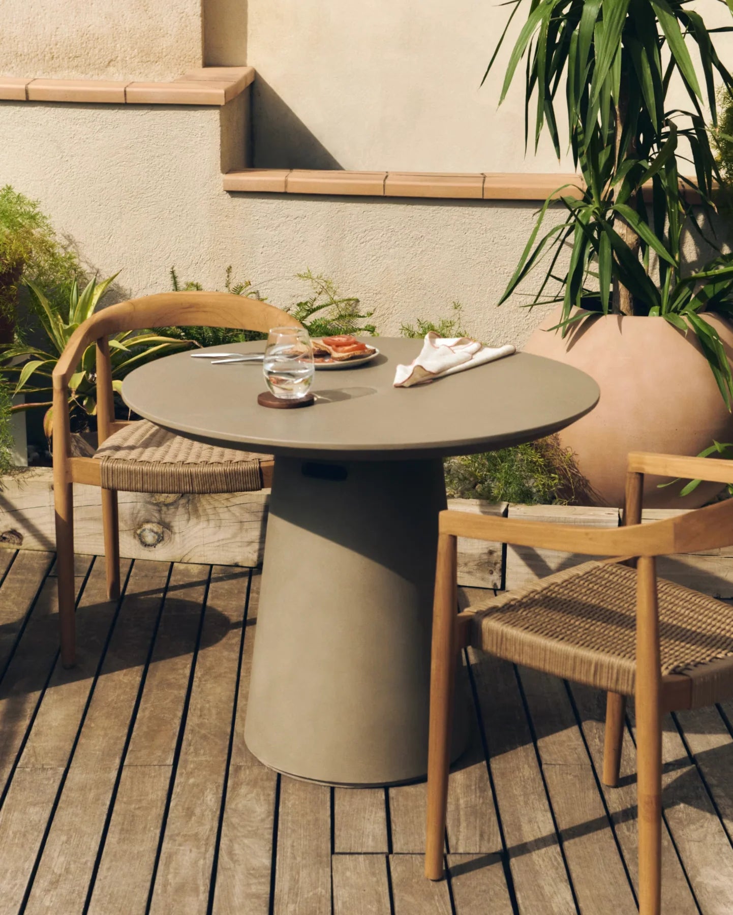 Round Cement Outdoor Dining Table, 47" Diameter