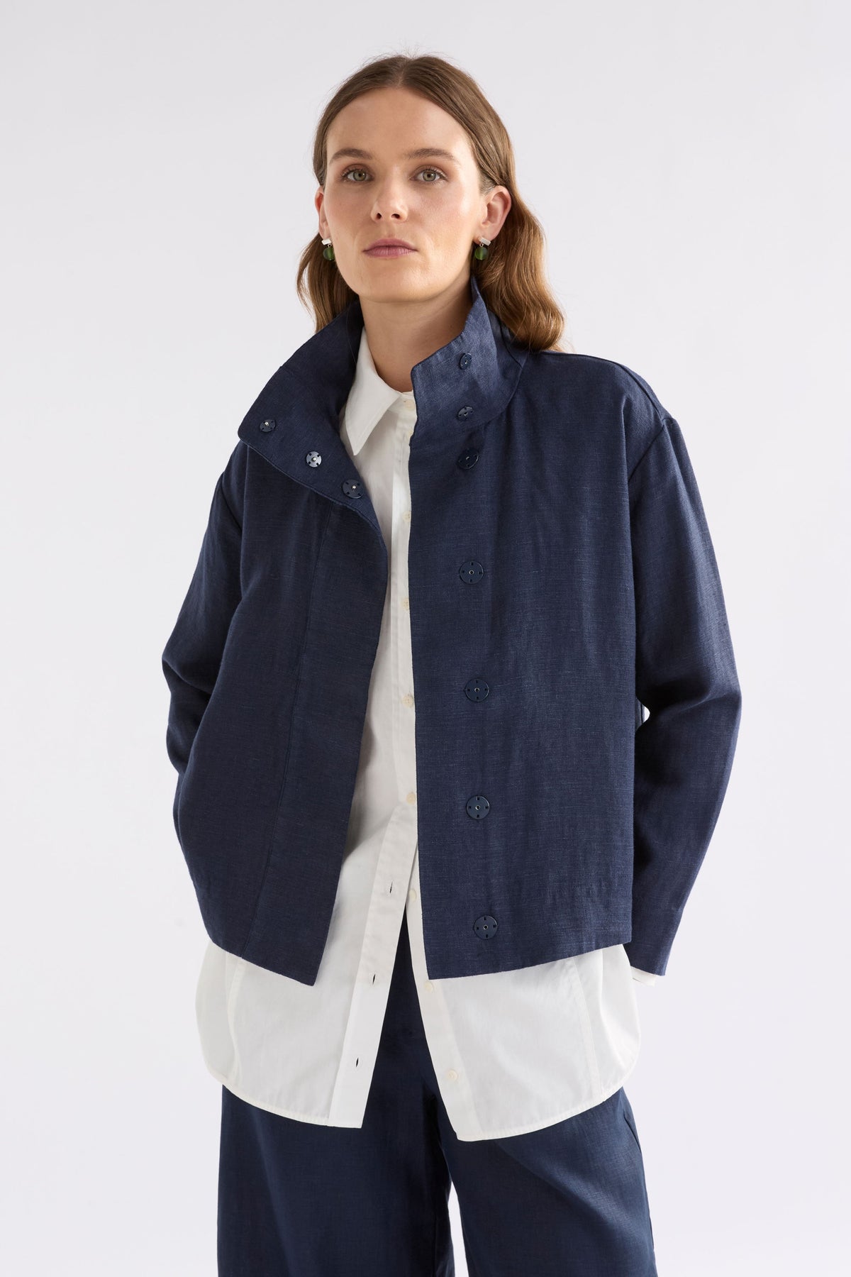 Hofer Funnel Neck Linen Snap Closure Short Jacket Model Front | MOONLIGHT